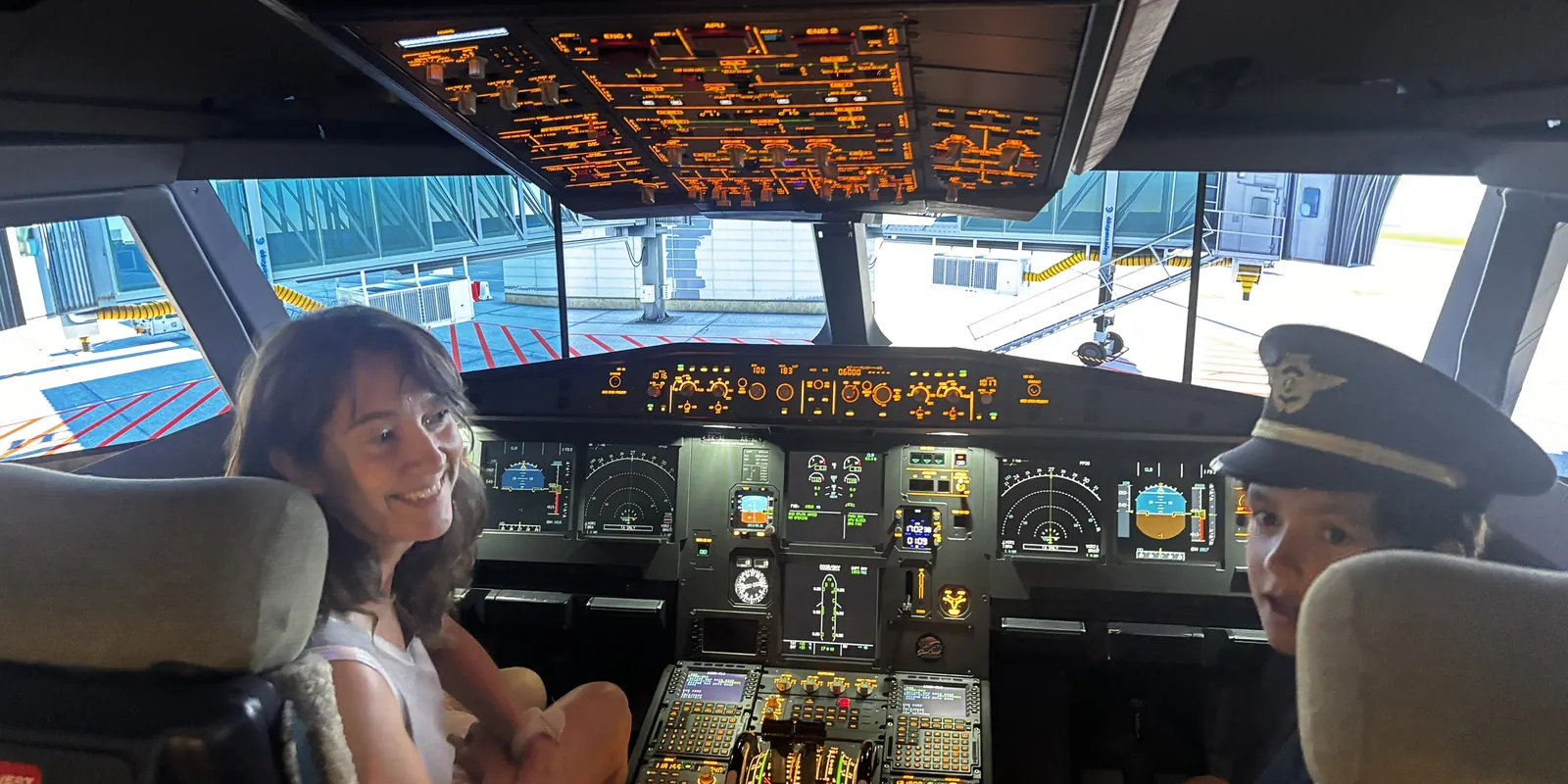 Experiencia en familia en el simulador Airbus A320 de la Costa del Sol